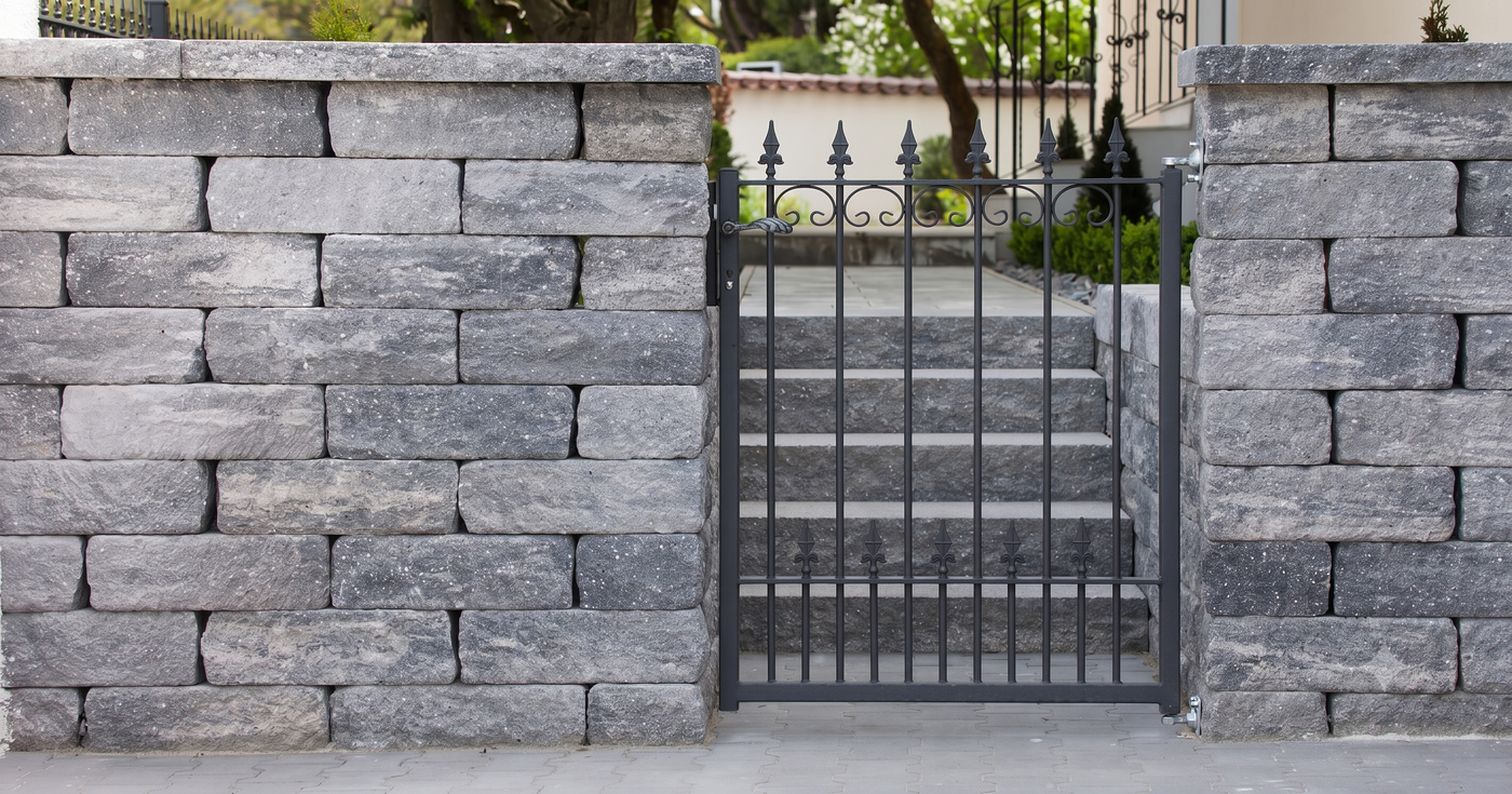 Welches Material für dein Gartentor? Metall, Holz und Aluminium im Vergleich