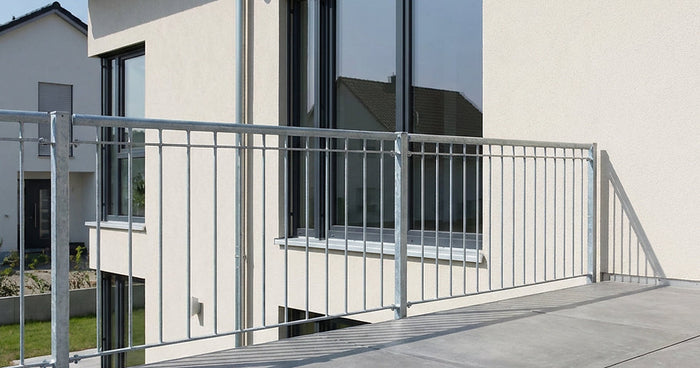 Balkon kindersicher machen: <br>Die wichtigsten Maßnahmen, um Ihre Kinder zu schützen