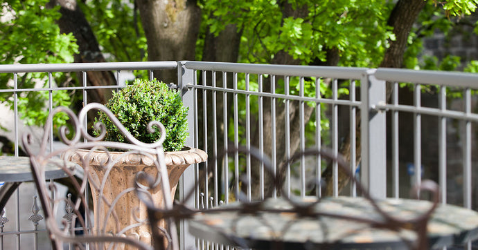 Kleinen Balkon gestalten: 6 Ideen für mehr Platz und Atmosphäre