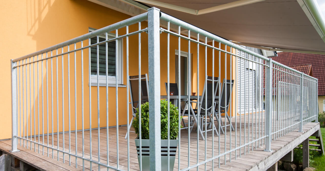 Balkongeländer Design – von modern bis romantisch: welcher Stil passt zu Ihrem Haus?