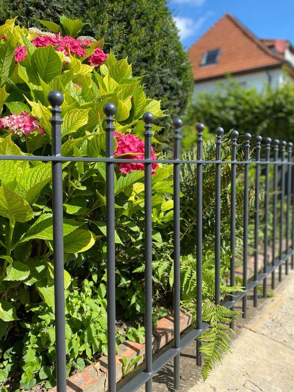 Zaun Ancona aus einer schrägen Perspektive | Pulverbeschichtet Anthrazit