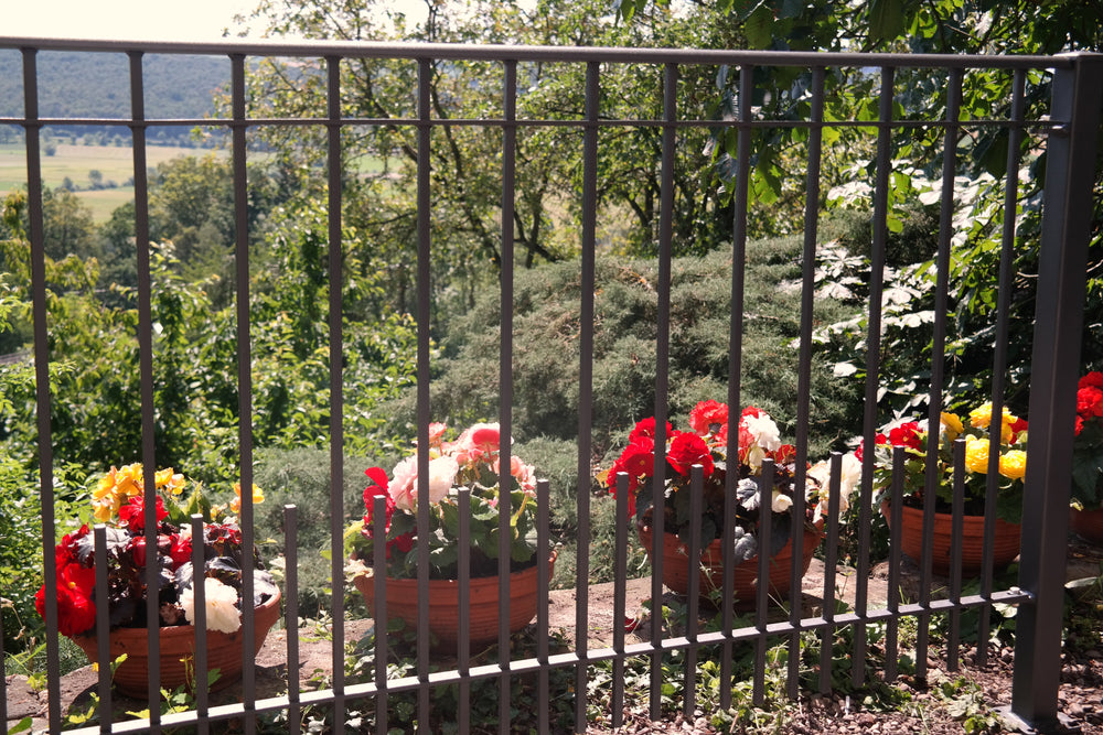 Geländer Perugia vor grüner Landschaft | Pulverbeschichtet Anthrazit